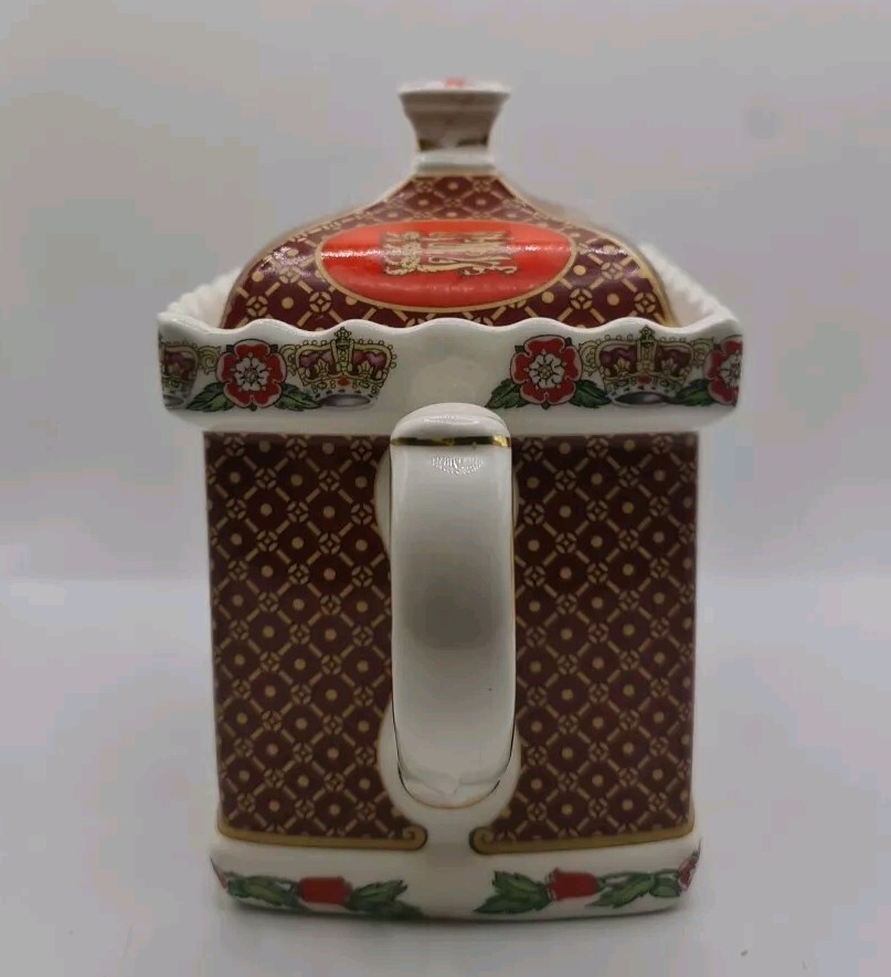 Windsor Castle Teapot James Sadler Classic Collection Made England UK