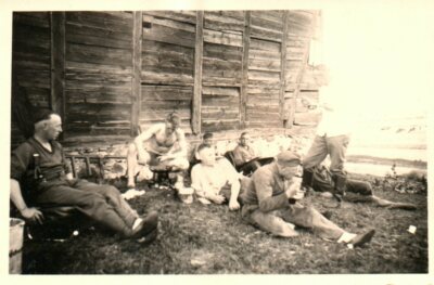 Foto, WK2, 3./Pz.Pi.Bttl.19, Ostfront, Essen fassen in Juchnow, 1942 5026-1408