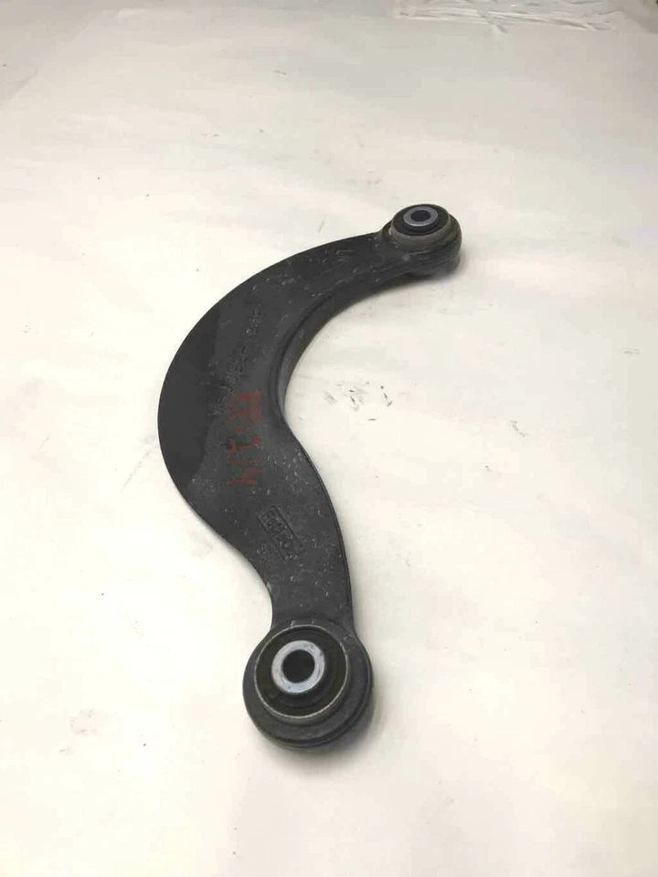 Brazo de control trasero MAZDA 3 2004-2013 pasajero superior lado derecho OEM Foto 3 de 4