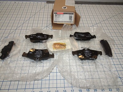 Ford GN1Z-2200-D Brake Pad Set Rear Motorcraft BRF-1576 OEM NOS