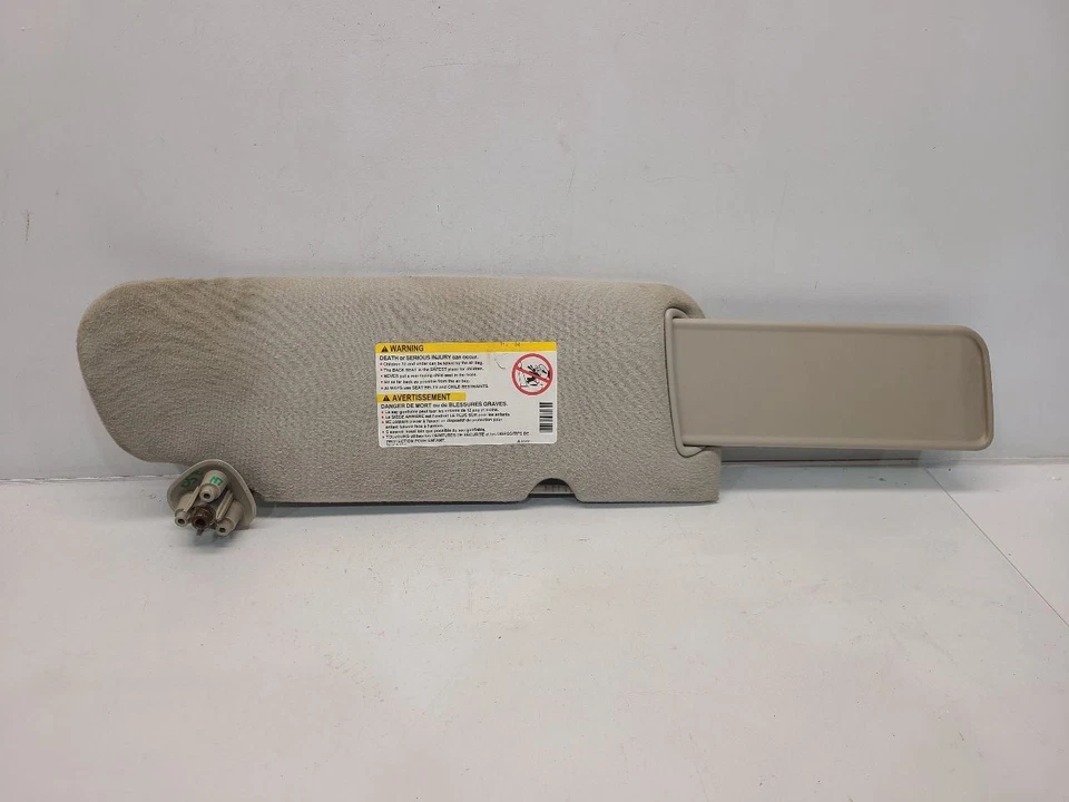 Parasol izquierdo Chevrolet Silverado 2500 2003-06 para conductores *sucio* color: peltre Foto 4 de 4