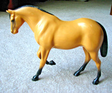 Vintage Hartland Plastic Horse Tan/Black 7 x 5 1/4"