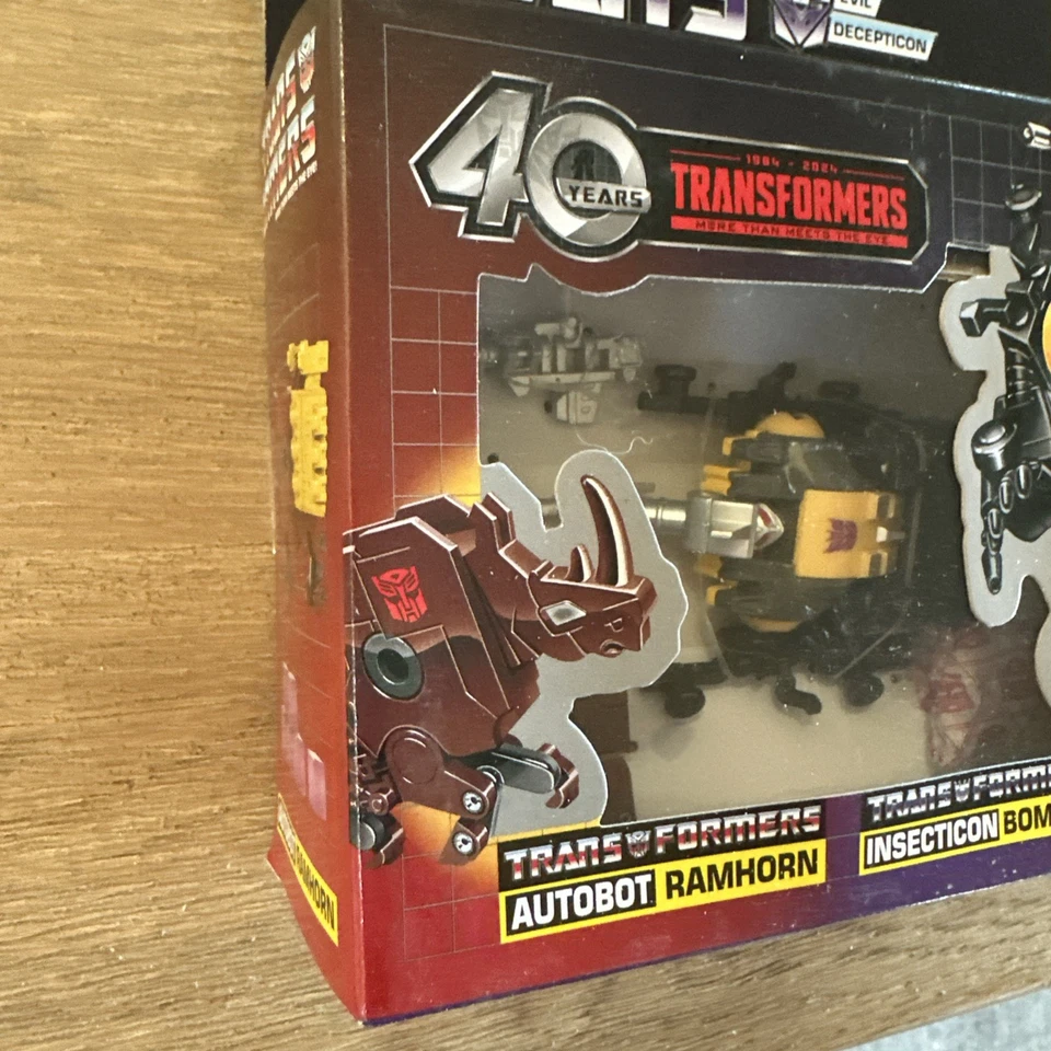 Transformers 40 Aniversario Walmart Exclusivo BOMBA CON RAMHORN ~NUEVO~ Foto 2 de 4