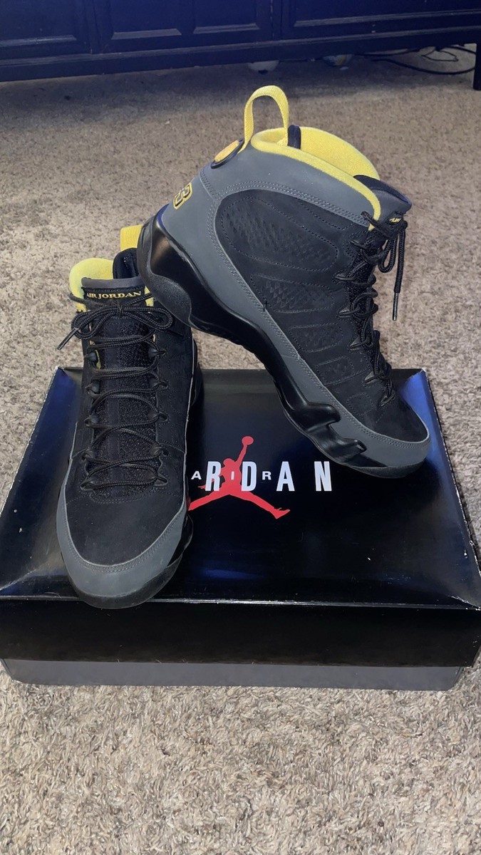 Air Jordan 9 Retro Dark Charcoal University Gold Batman' CT8019