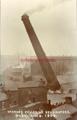 ECHTFOTO POSTKARTE SCHORNSTEIN GEFÄLLT IN DEADWATERS, HUDDERSFIELD, WEST YORKSHIRE