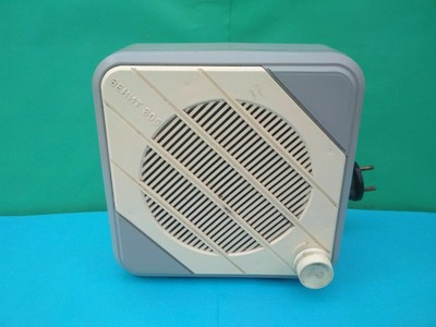 speaker that looks like an old radio