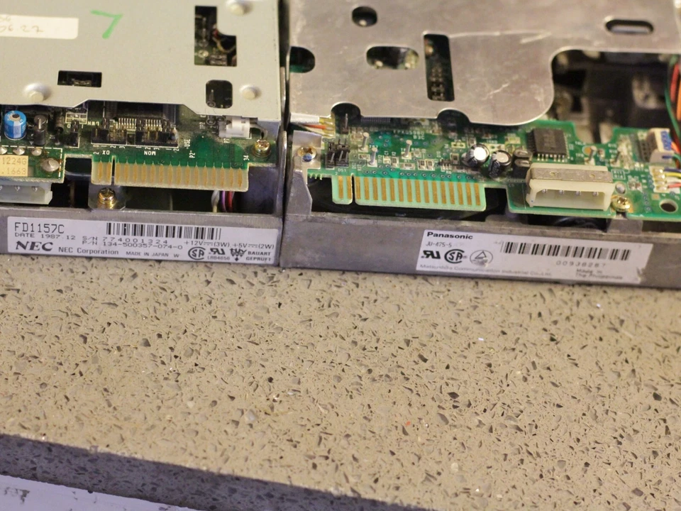 LOTE DE TRABAJO DE 19 unidades de disquete de 5,25" FDD 1,2 MB PARA PIEZAS O REPARACIÓN Foto 4 de 4