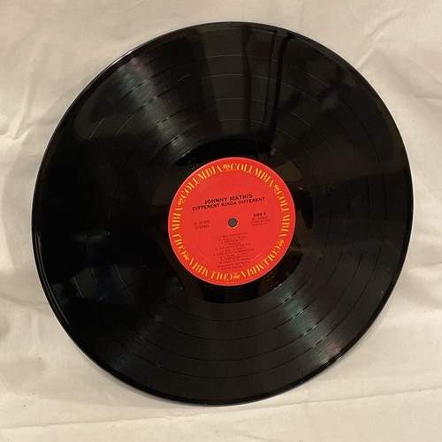 Johnny Mathis Different Kinda Different (Vinyl, 1980) Columbia JC 36505 VG LP - Picture 7 of 8