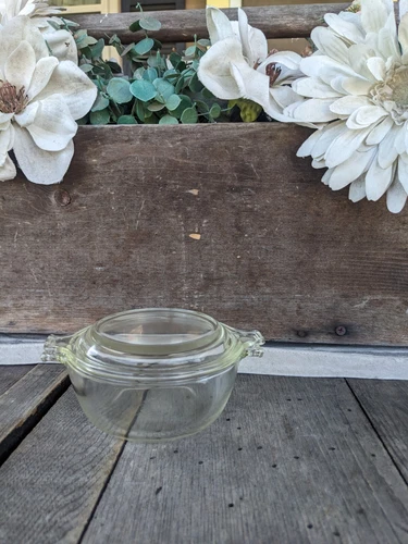 Vintage Pyrex Clear 10oz Refrigerator Dish w/ Lid #018