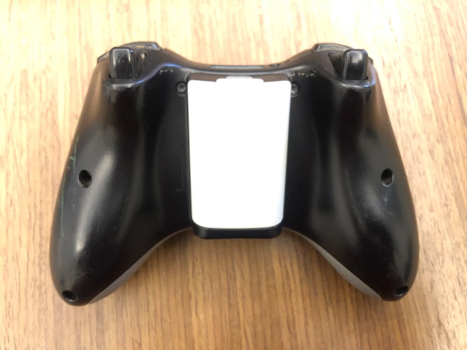 Genuine Xbox 360 Controller w/ Rechargeable Battery no cable - Tested working! - image 4 of 4