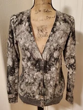 Simply Vera Women's Size M Gray & Metallic Floral Long Sleeve Cardigan