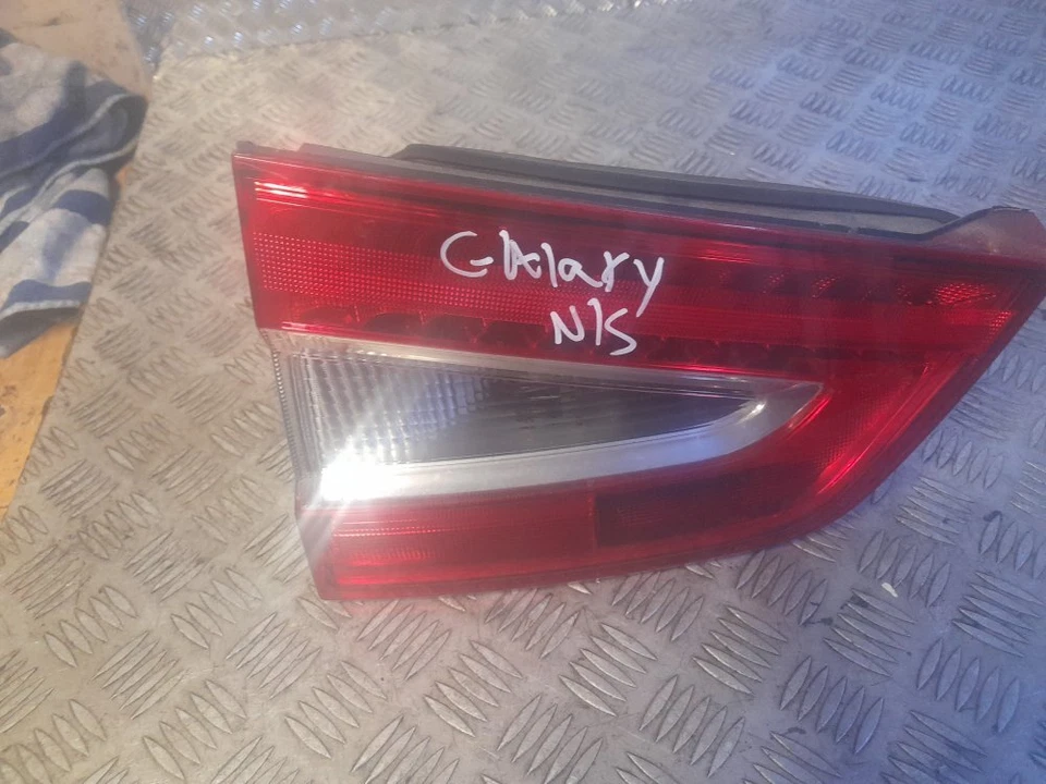 FORD GALAXY ZETEC 2006-2015 INNER REAR TAIL LIGHT (PASSENGER SIDE) AM21-13A603 - Image 3 of 4