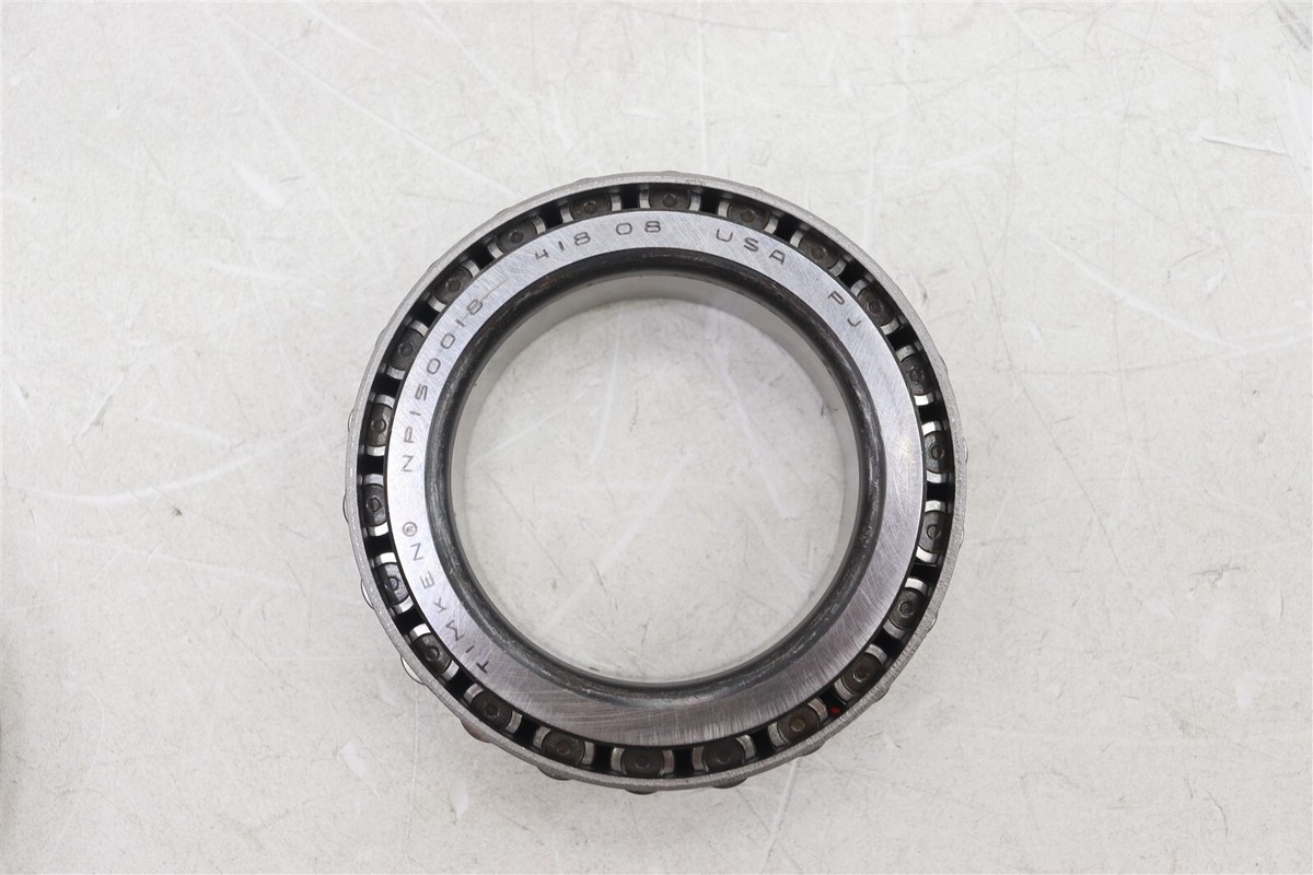 NEW OEM GM Rear Differential Side Bearing & Race 84757346
