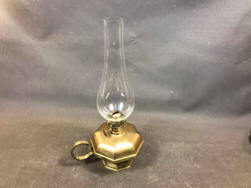 Ancienne lampe à pétrole en laiton rat de cave lampe 19ème tube en verre - Picture 1 of 7