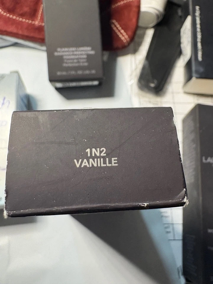 Laura Mercier Flawless Lumiere Radiance Perfecting Foundation 1N2 VANILLA 1oz - Image 2 of 2