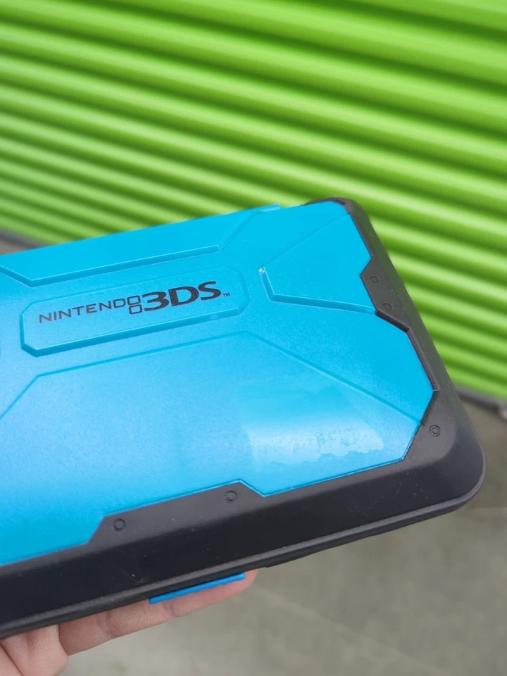 Nintendo 3DS Hard Case by Insignia XL Vault 3DS / 3DS XL Case BLUE - EXCELLENT! - Image 2 of 4