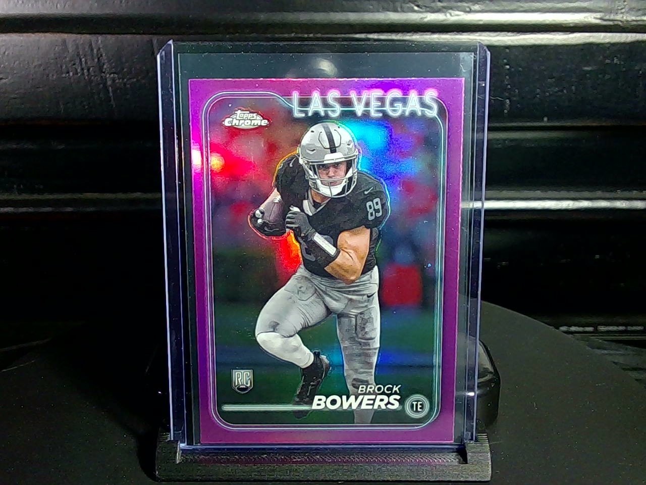 2024 Topps Chrome - Rookies Brock Bowers #207 Pink Refractor (RC)