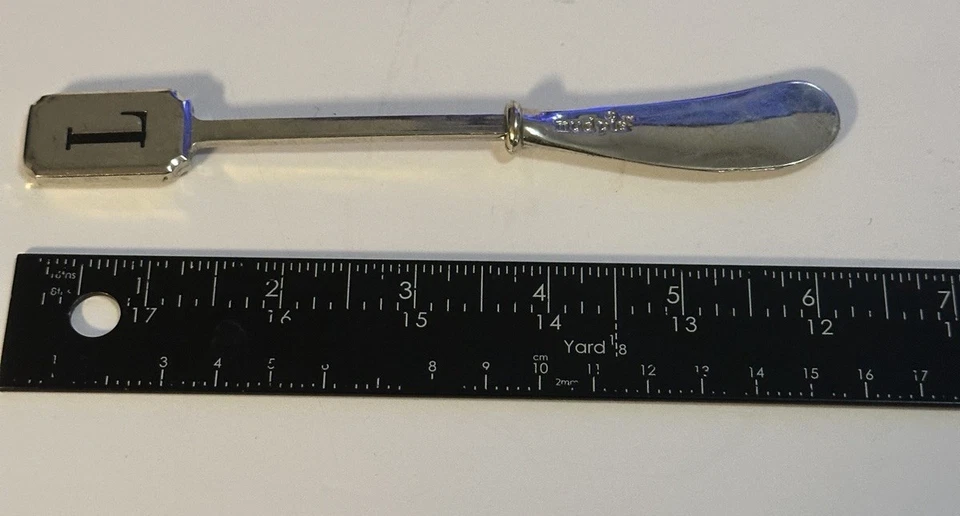 Cuchillo esparcidor Mudpie Initial “L” 6 pulgadas de metal Foto 3 de 4