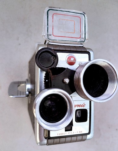 Kodak Brownie Turret 8mm Movie Camera Vintage f/2.3 Working AS-IS for Parts - Picture 2 of 8