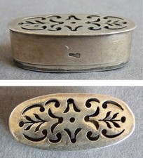 Vinaigrette en argent massif silver box 18e siècle boite à parfum senteur