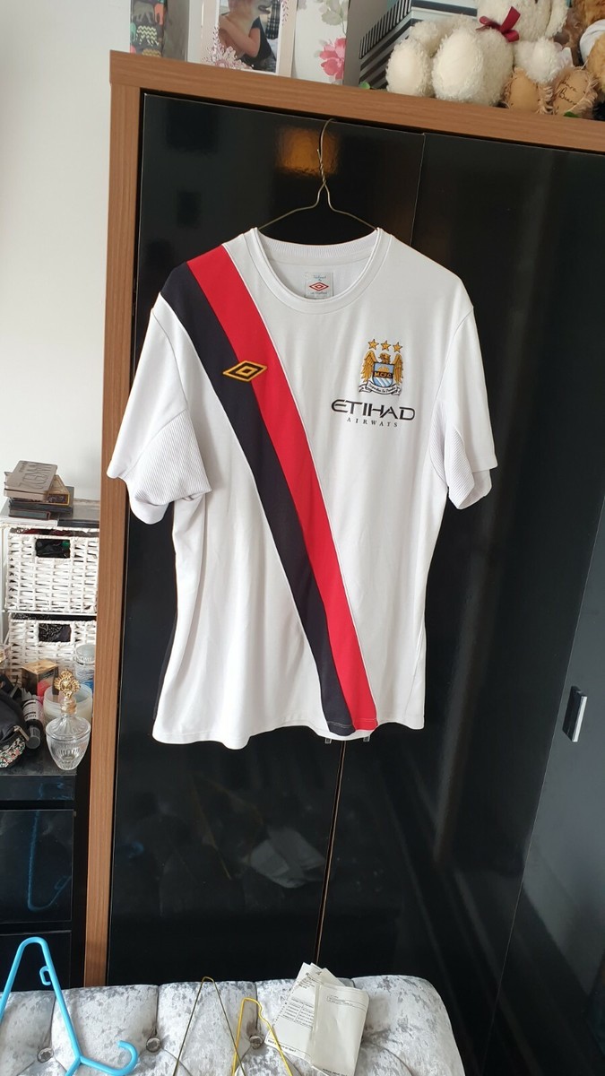 Umbro Manchester City シャツ 2011-12 Manchester City Umbro 1/4 Zip Training Shirt - 6/10