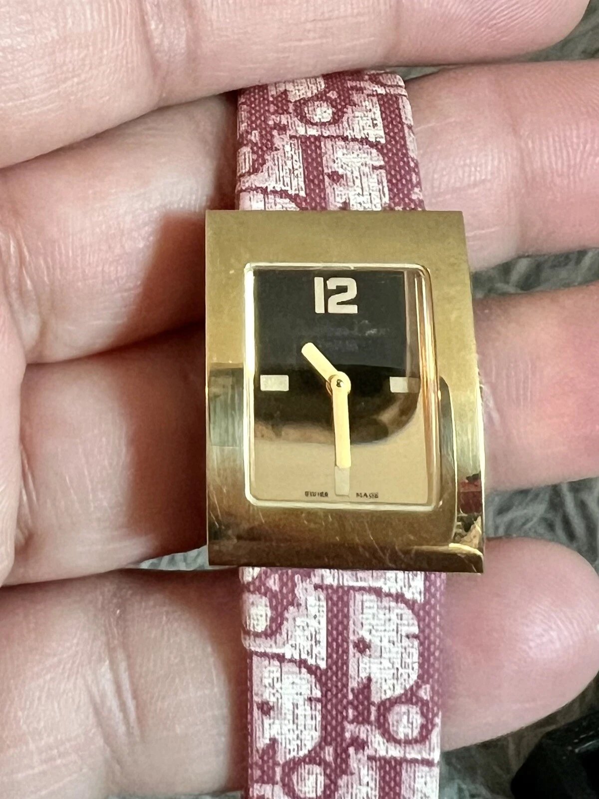 Montre femme Christain Dior D78 159