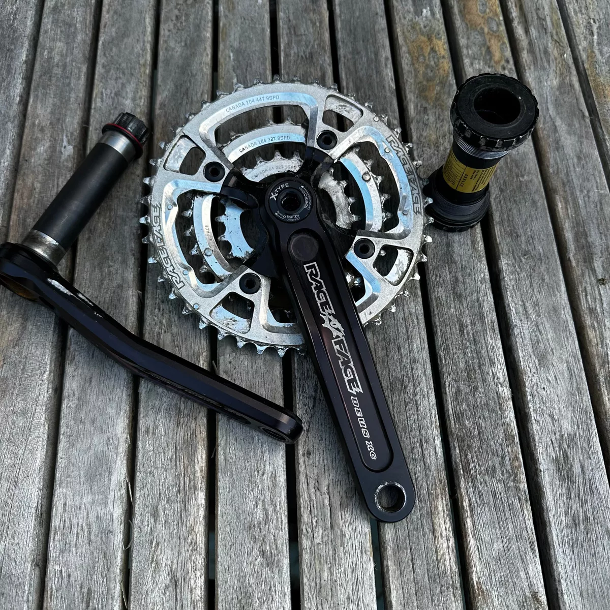 Race Face Deus XC Crank Set w Bottom Bracket 3x9 Speed 175mm 44 32