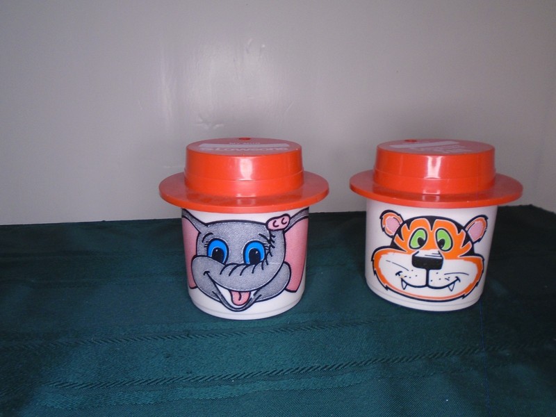 Vintage Whirley Industries Cups Tiger and Elephant Country Fair