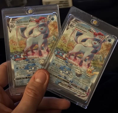 Glaceon VMAX 210/203 Secret Rare Holo - Pokémon TCG Evolving Skies - MINT
