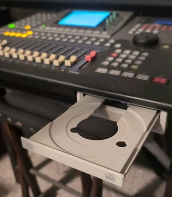 Yamaha AW4416 Professional Audio Workstation 16-Track Digital