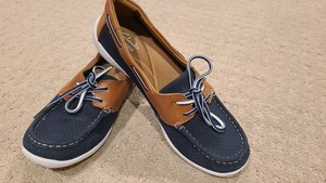 clarks cloudsteppers boat shoes