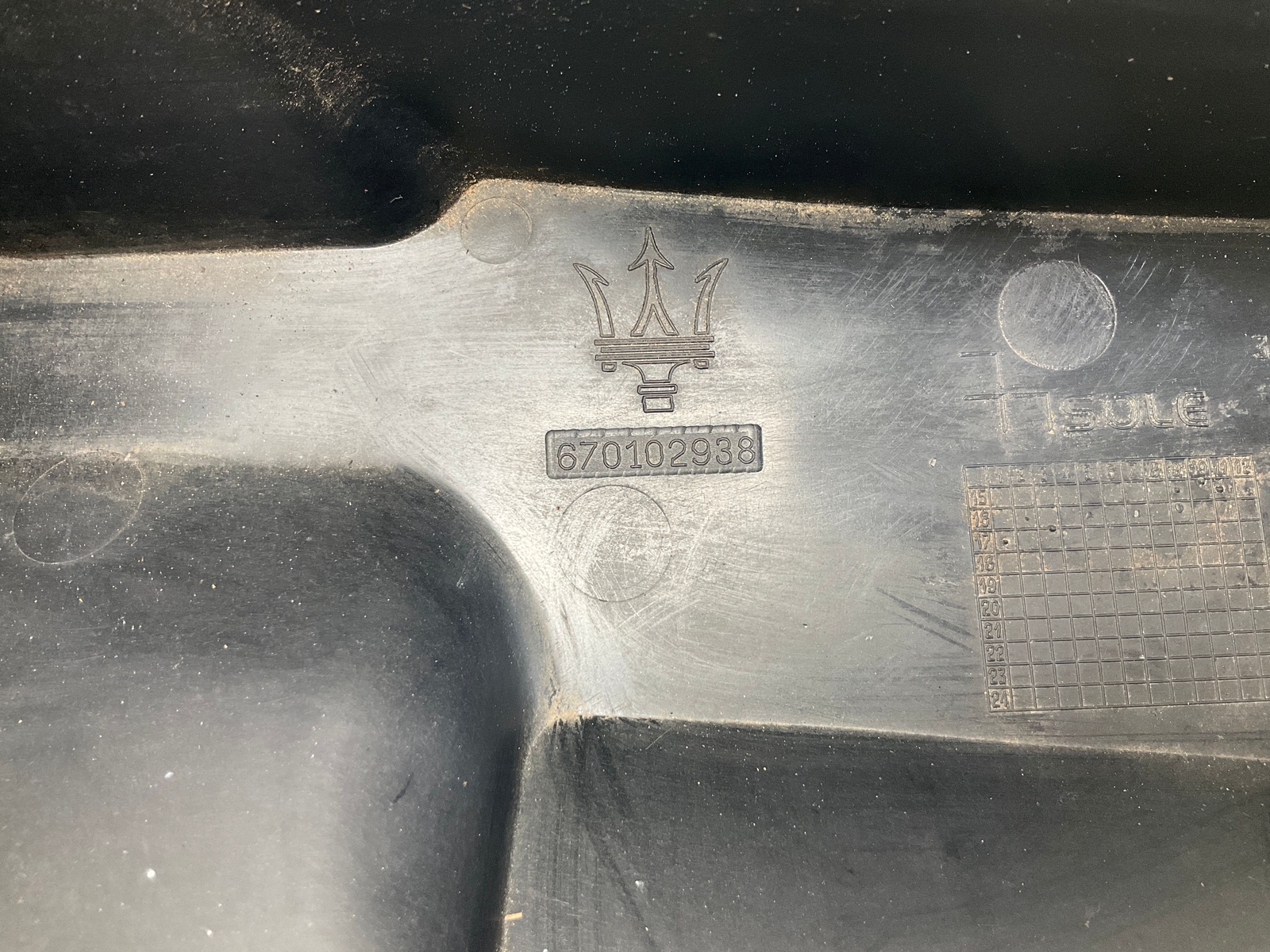 17-20 MASERATI Levante Front RIght Cowl Facility Tray Box Storage CM