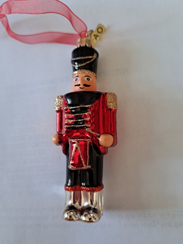 FAO SCHWARZ GLASS TOY SOLDIER CHRISTMAS TREE ORNAMENT