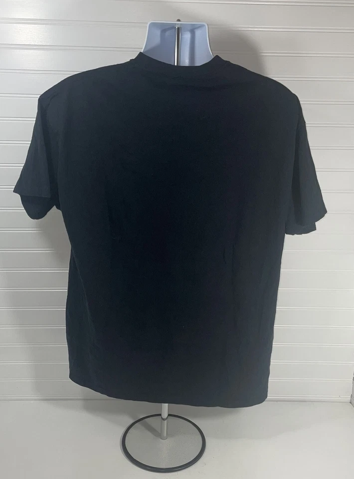 Рубашка мужская RUN DMC XL черная с коротким рукавом вырез лодочкой спереди с надписью графика - Изображение 2 из 4