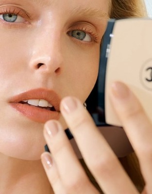 Chanel Les Beiges Healthy Glow Natural Eye Shadow Palette Soft 4.5