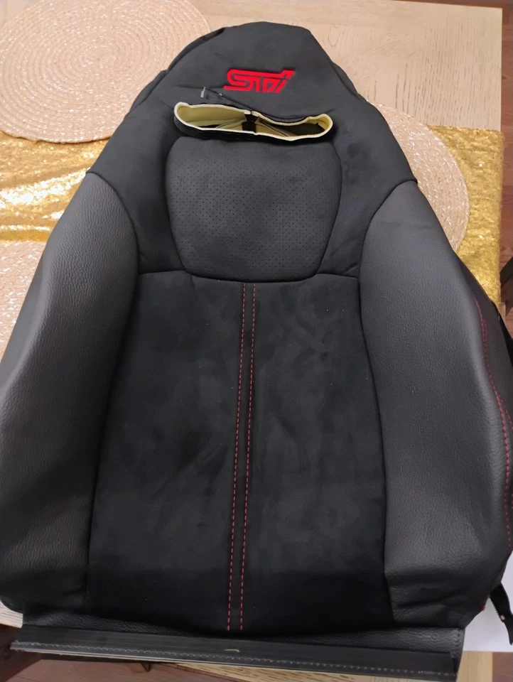 Cubierta de asiento Subaru 2014-2014 Subaru STI 2,5 L TURBO 6 MT Sport SEDAN Foto 2 de 4