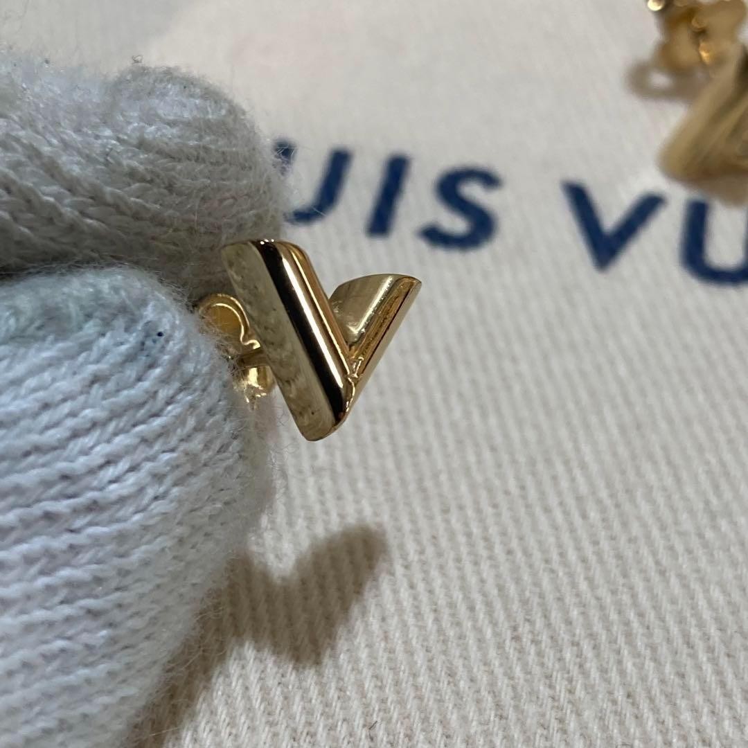 Louis Vuitton Authentic Catch Stud Essential V Ea… - image 22