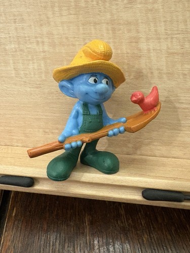 The Smurfs Farmer Smurf Mcdonald's Pvc Action Figure 2011, Rare
