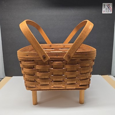 Longaberger  12'' x 12'' Pie/Cake Basket with Riser & Protector Ohio USA 1994
