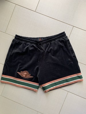 jordan gold chain shorts