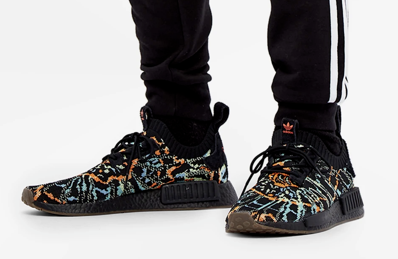nmd r1 primeknit black glitch