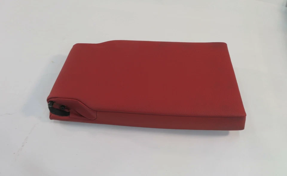 2011 宝马 335i (E92) COUPE - 后座臂休息中心控制台杯架(红色) — 第 4/4 张图片