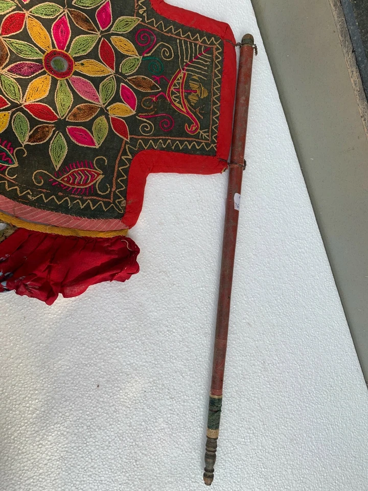 Винтажный редкий деревянная ручка вручную вышитый цветочный декоративный ручной движущийся вентилятор - Изображение 4 из 4