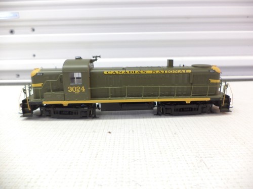 Athearn Ho 96774, Alco RS-3 locomotive, Canadian National 3024 - Picture 3 of 5