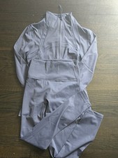 Lululemon Gray Sweatsuit Set Jacket  Leggings Women  s Size 4 Slim Fit Knit