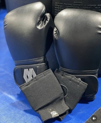 Floyd Mayweather Boxing Glove's Essentials Kit