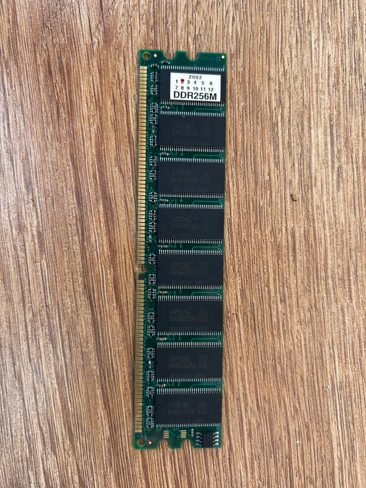 Samsung DDR256M Memory Module RAM Stick DDR1SDRAM in Good Condition - Image 3 of 4