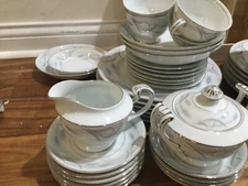 32 setting VALMONT CHINA ROYAL WHEAT Platinum sugar cream BOWL  Service for  4+