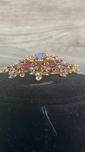 Vintage Starburst Brooch Pin Red Rhinestone Prong Set Gold Tone - Picture 8 of 19