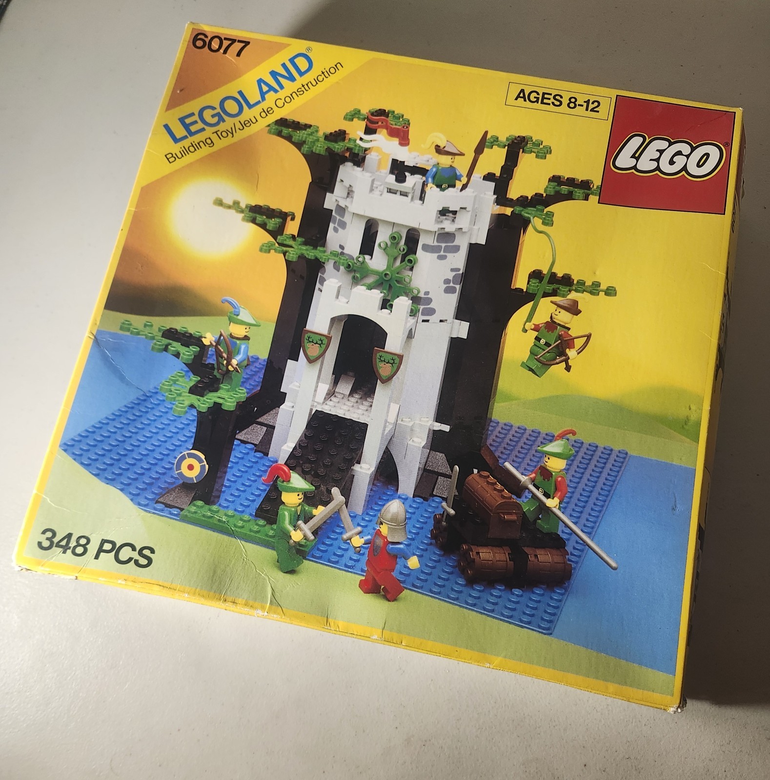 LEGO 6077 LEGOLAND-Forestmen’s River Fortress 100% COMPLETE with Box And Notice